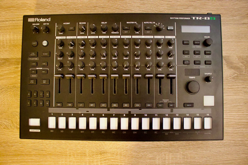 Roland TR-8S AIRA Rhythm Performer with Sample Playback 2018 - Present - Black