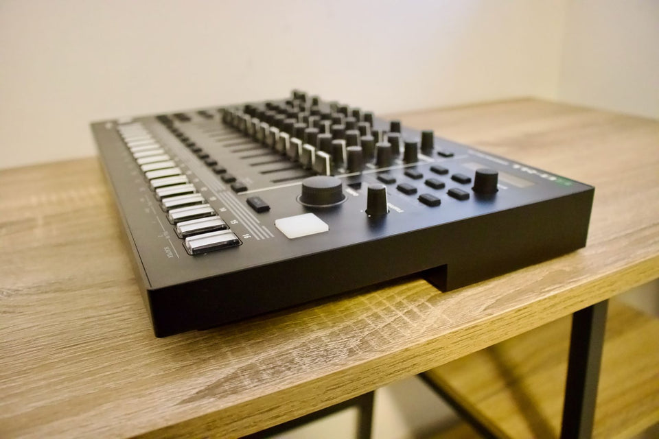Roland TR-8S AIRA Rhythm Performer with Sample Playback 2018 - Present - Black
