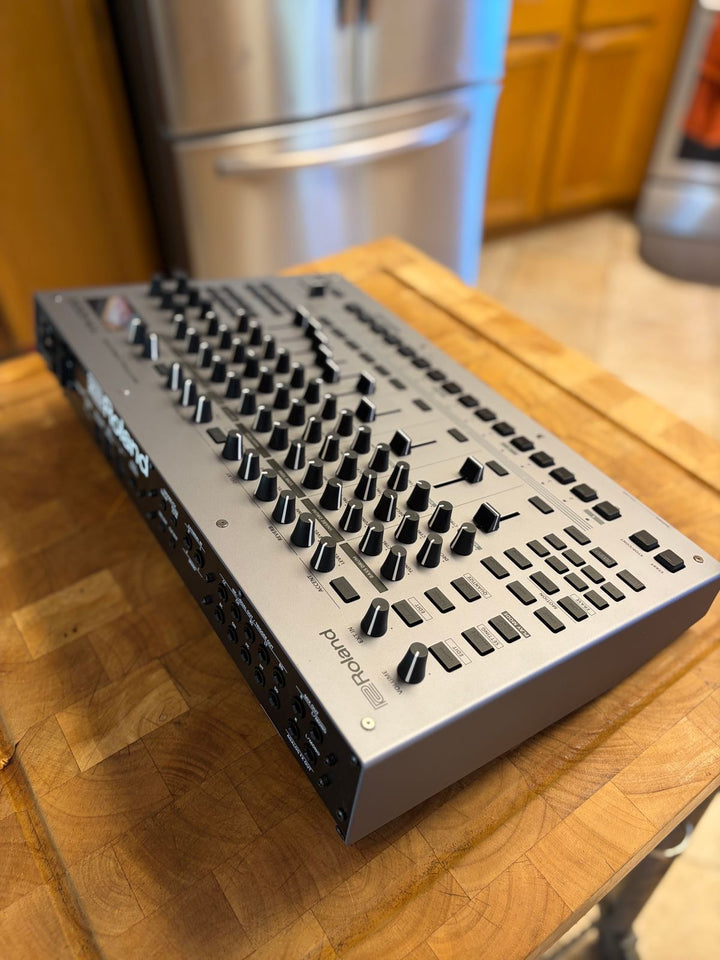 Roland TR-1000 Rhythm Creator 2025 - Present - Silver - MINT