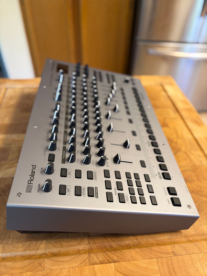 Roland TR-1000 Rhythm Creator 2025 - Present - Silver - MINT